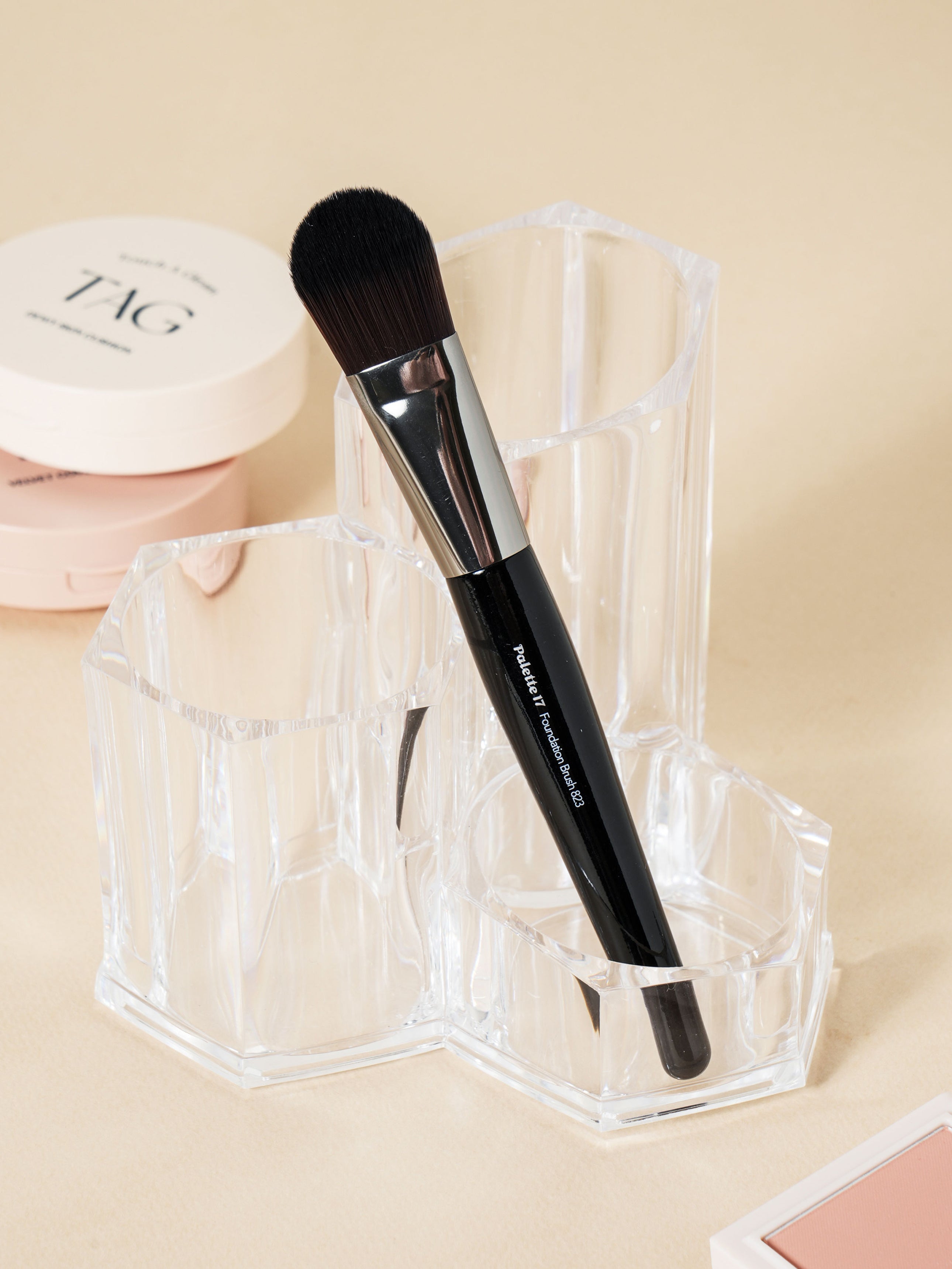 Daiso Palette 17 Foundation Brush – Korean makeup brush for foundation