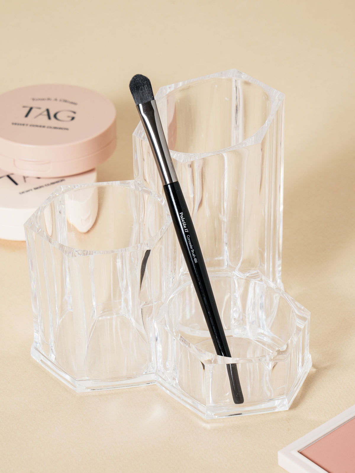 Daiso Palette 17 Concealer Brush – Korean concealer makeup brush