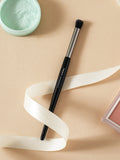 Daiso Palette 17 Blending Eye Brush – Korean eyeshadow blending brush