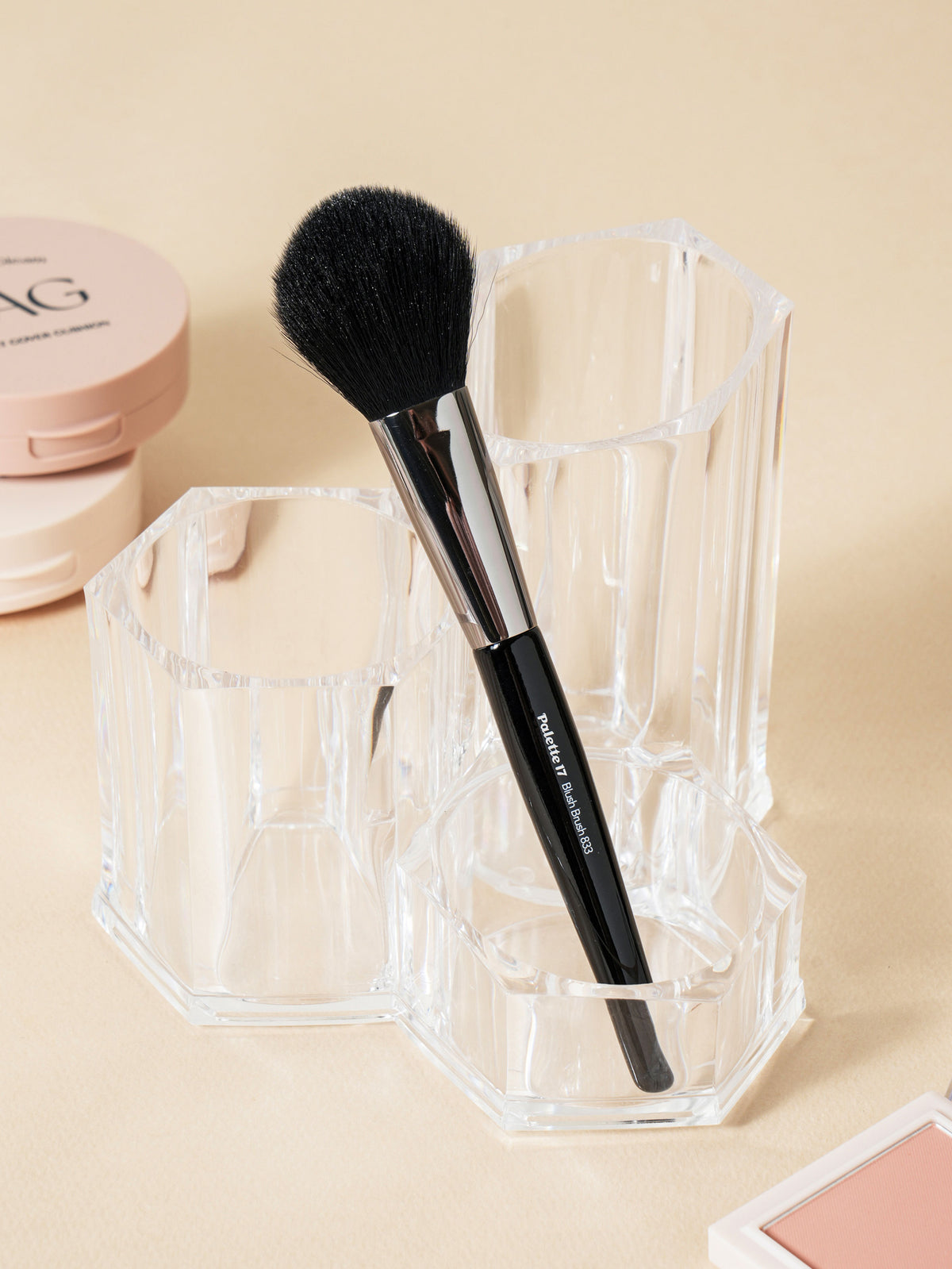 Daiso Palette 17 Blush Brush – Korean makeup brush for cheek color